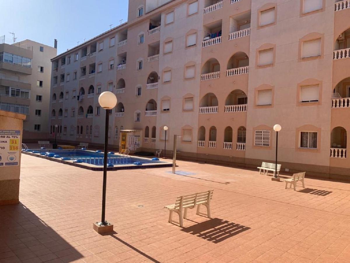 Sunny Appartment With Pool Torrevieja Center 외부 사진